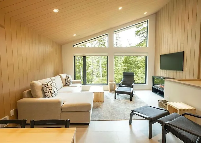 Calmwater Retreat New 2 Bedroom Hot Tub